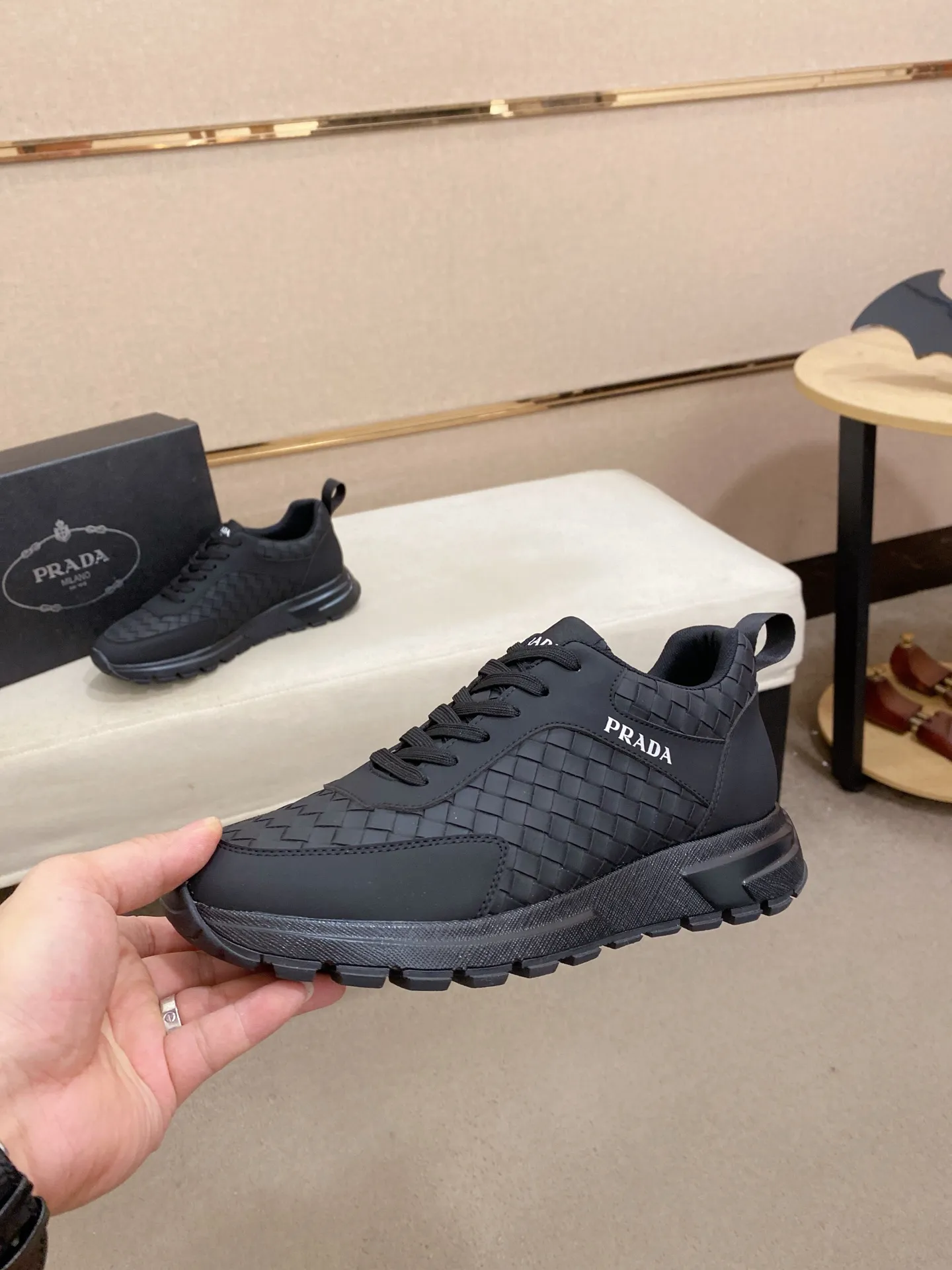 Men's men's shoes💰: 440💰[Prada～Prada] Trendy new styles are on the market. Same style as the official website. Counter quality. Original version. [Strong] [Strong] Imported selected first-layer cowhide. Comfortable and breathable sheepskin lining, fine workmanship, upper layer made of 100% pure cowhide, original last shape, comfortable on the feet, shoe sizes 38 to 44